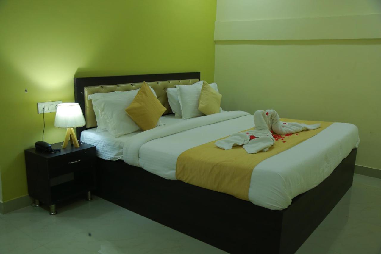 Hotel Sky Park Shamshabad Εξωτερικό φωτογραφία