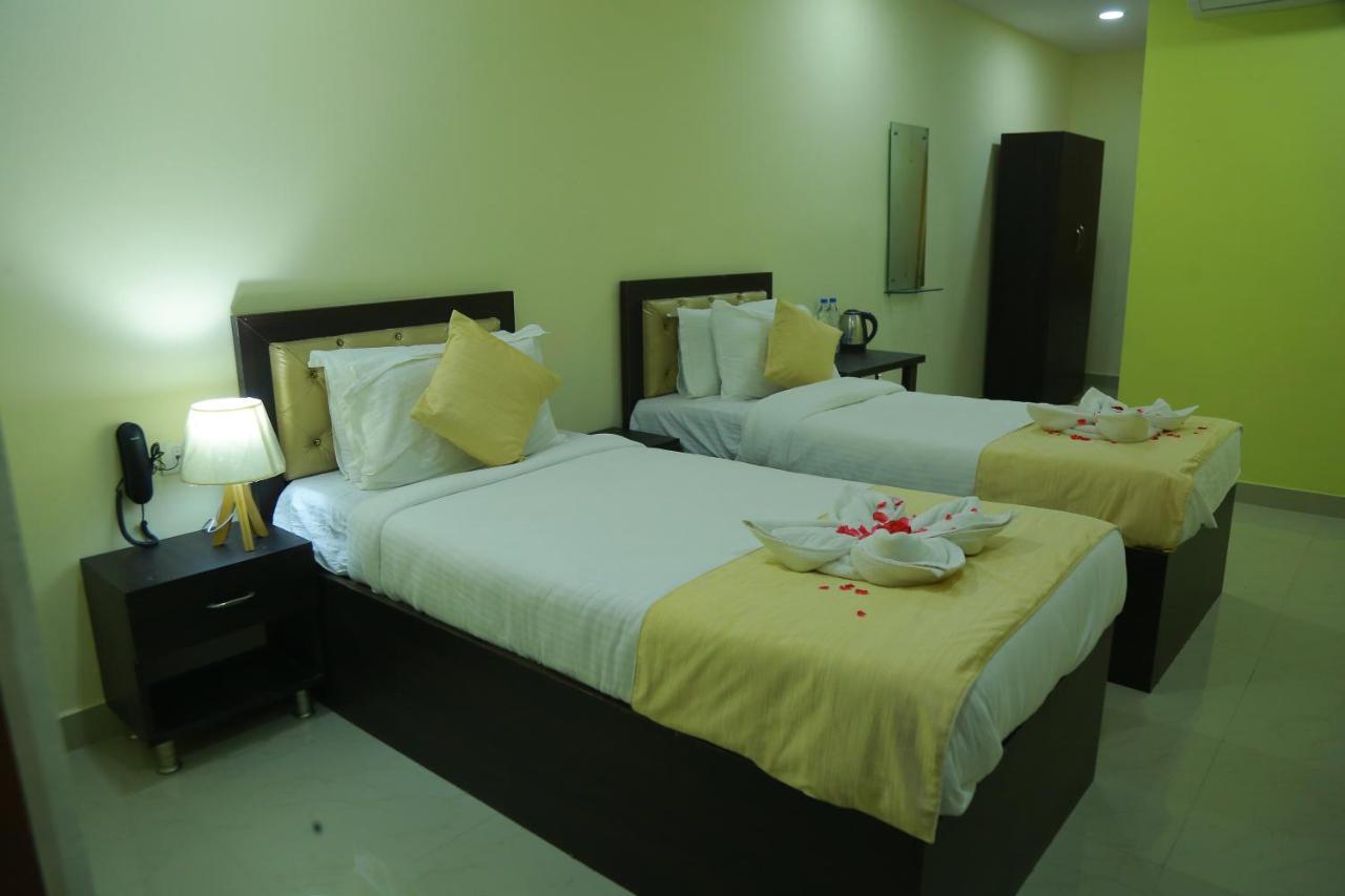 Hotel Sky Park Shamshabad Εξωτερικό φωτογραφία