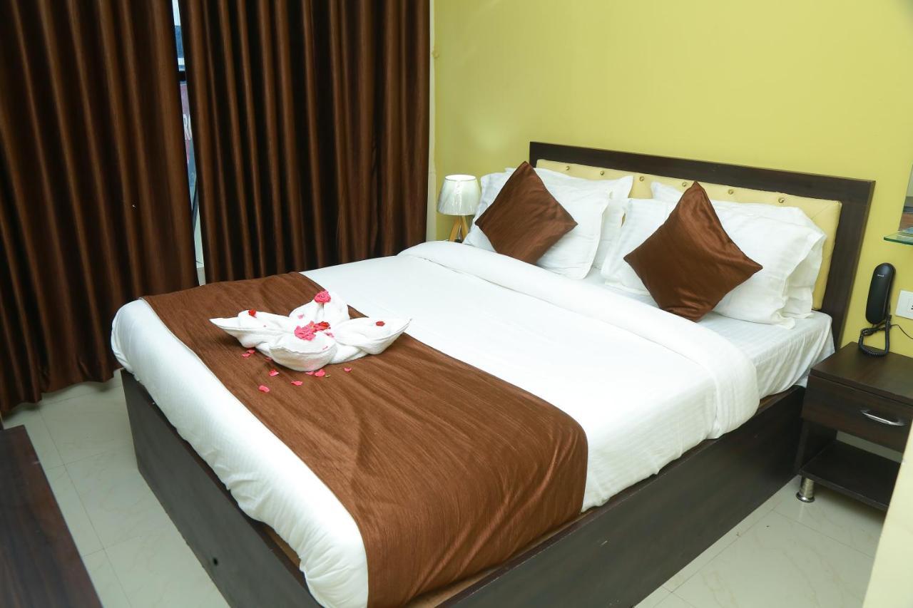 Hotel Sky Park Shamshabad Εξωτερικό φωτογραφία