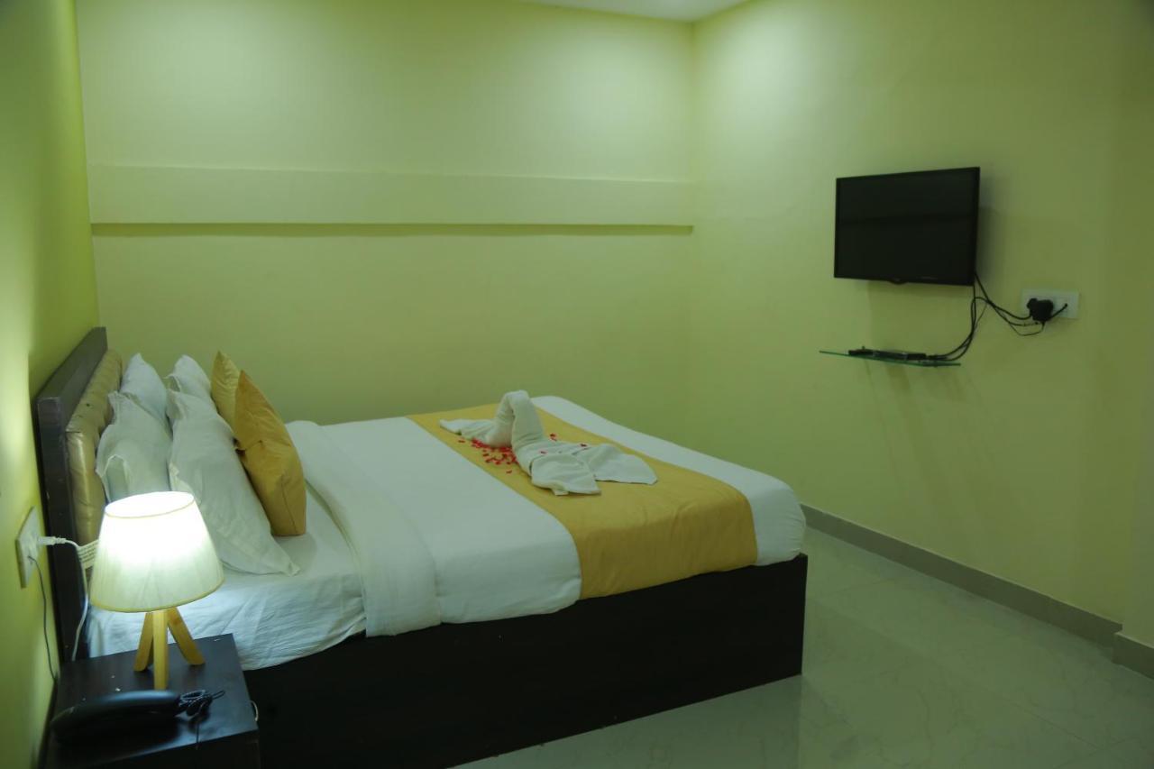 Hotel Sky Park Shamshabad Εξωτερικό φωτογραφία