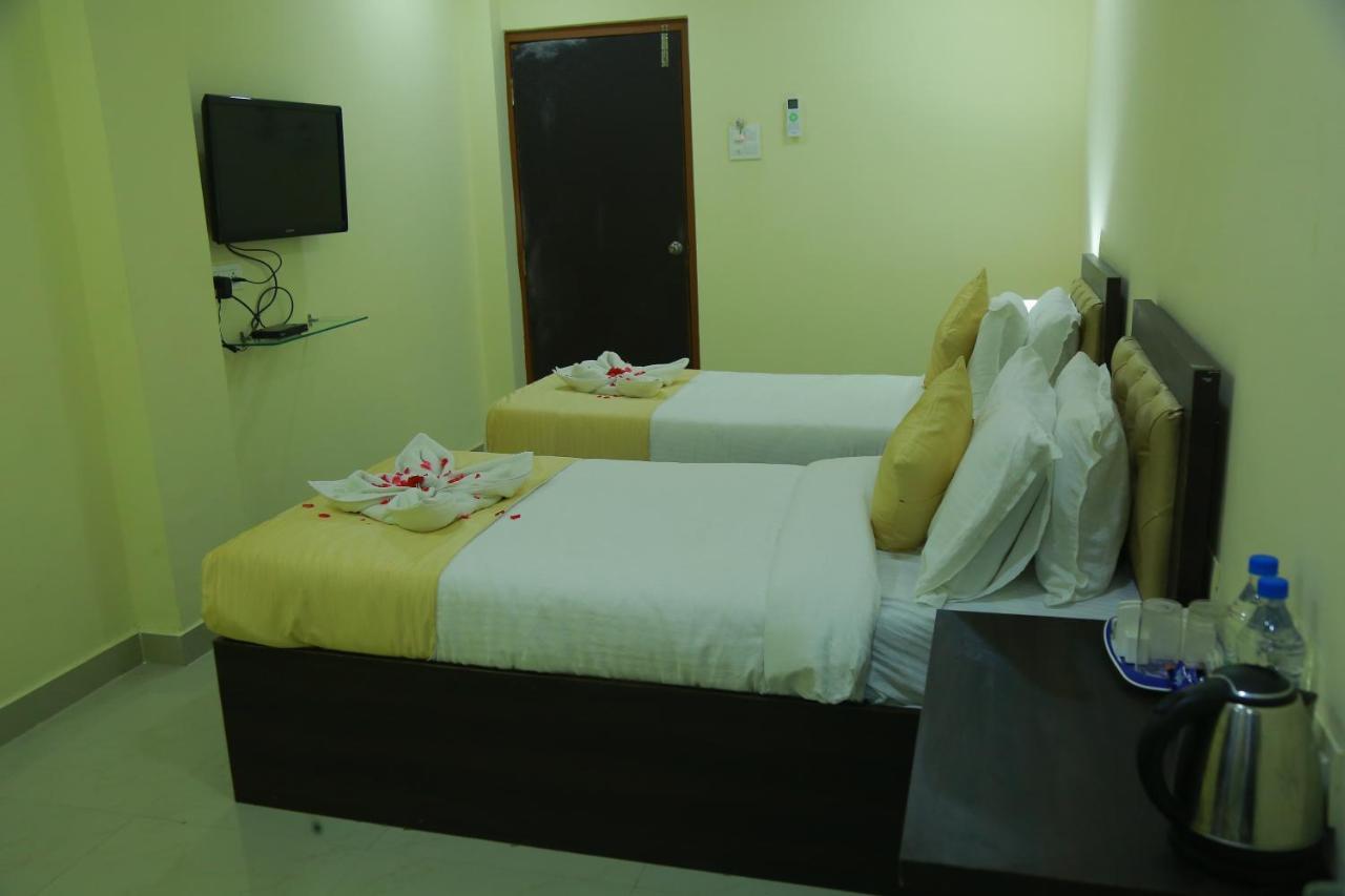 Hotel Sky Park Shamshabad Εξωτερικό φωτογραφία