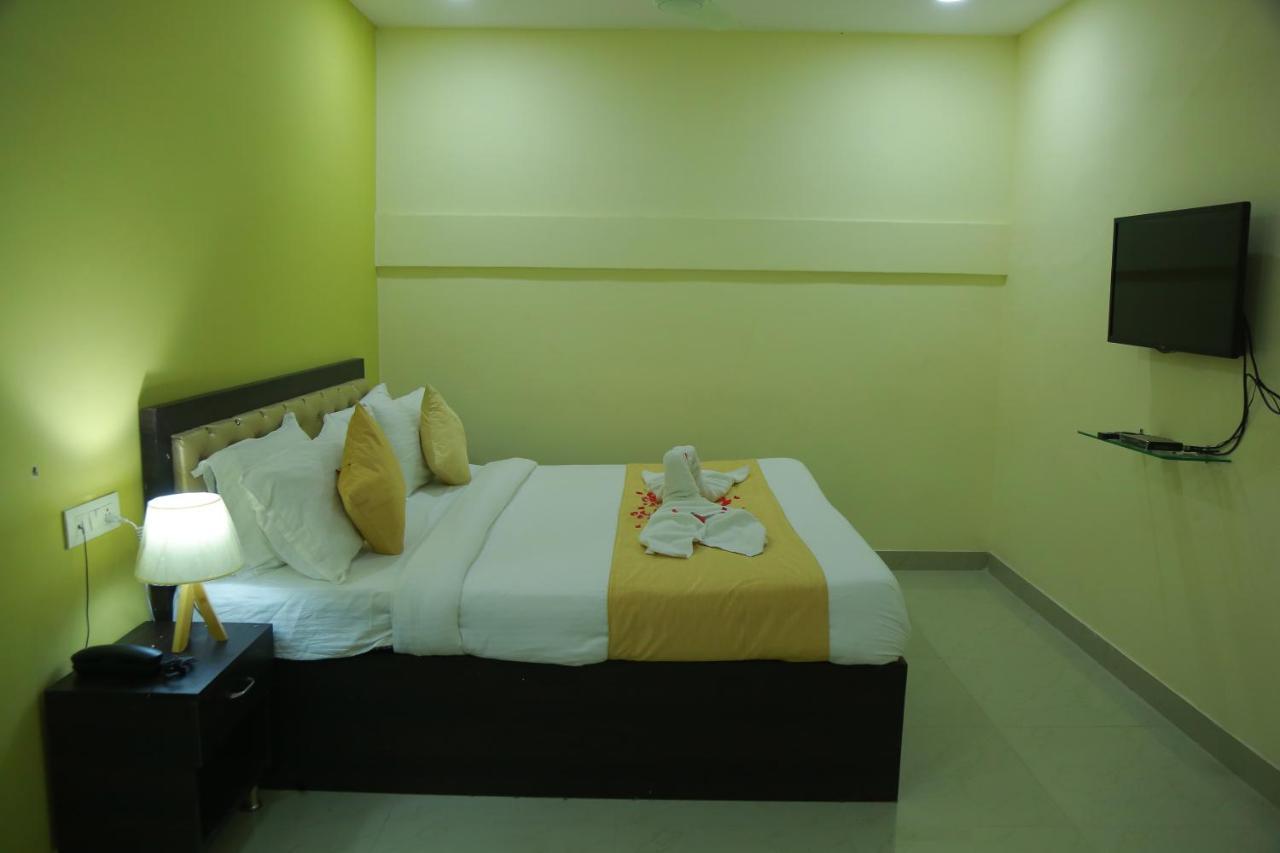 Hotel Sky Park Shamshabad Εξωτερικό φωτογραφία