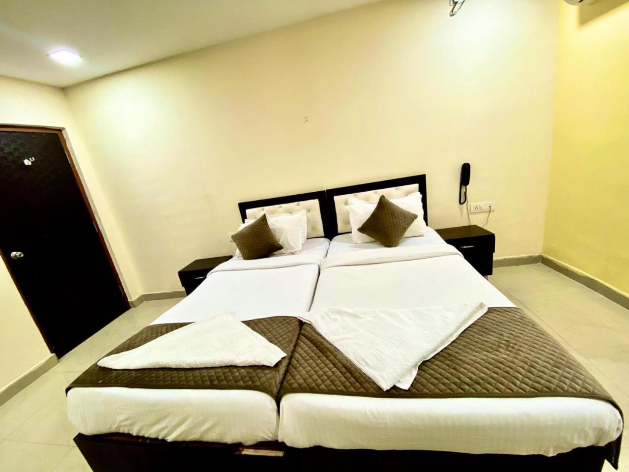 Hotel Sky Park Shamshabad Εξωτερικό φωτογραφία