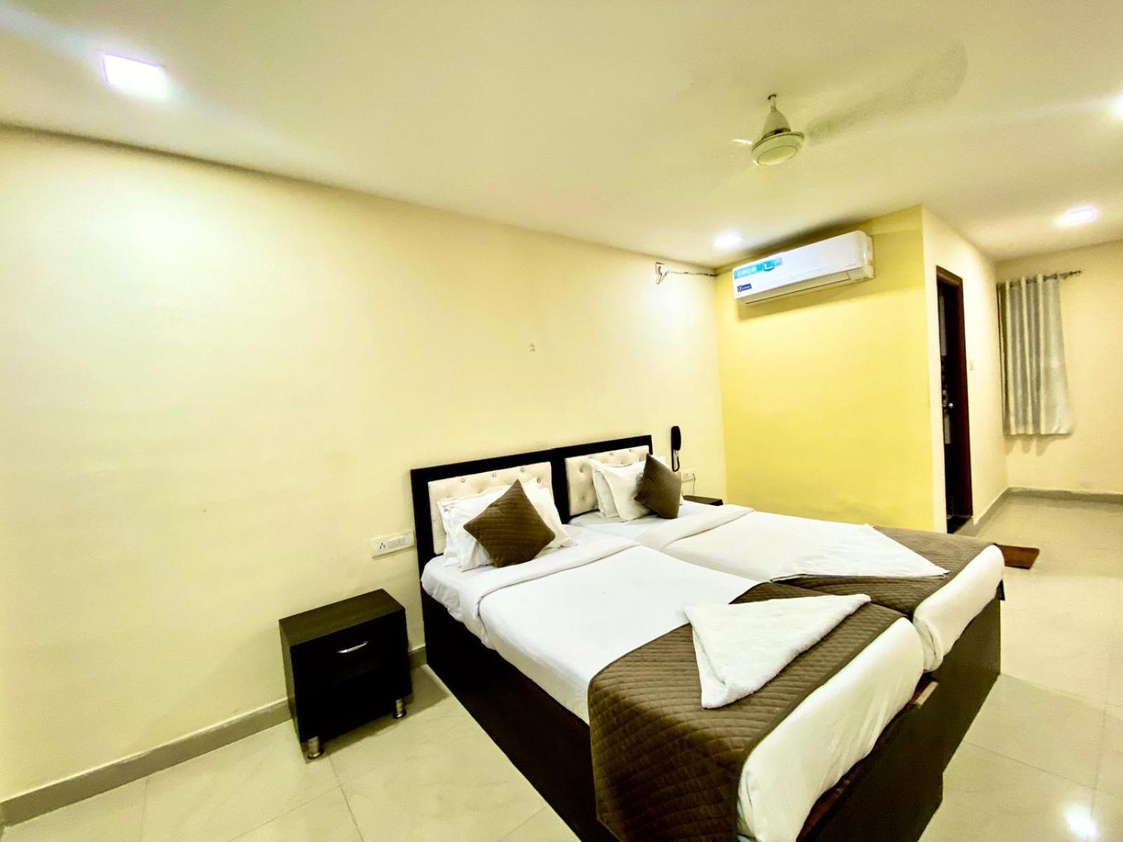 Hotel Sky Park Shamshabad Εξωτερικό φωτογραφία