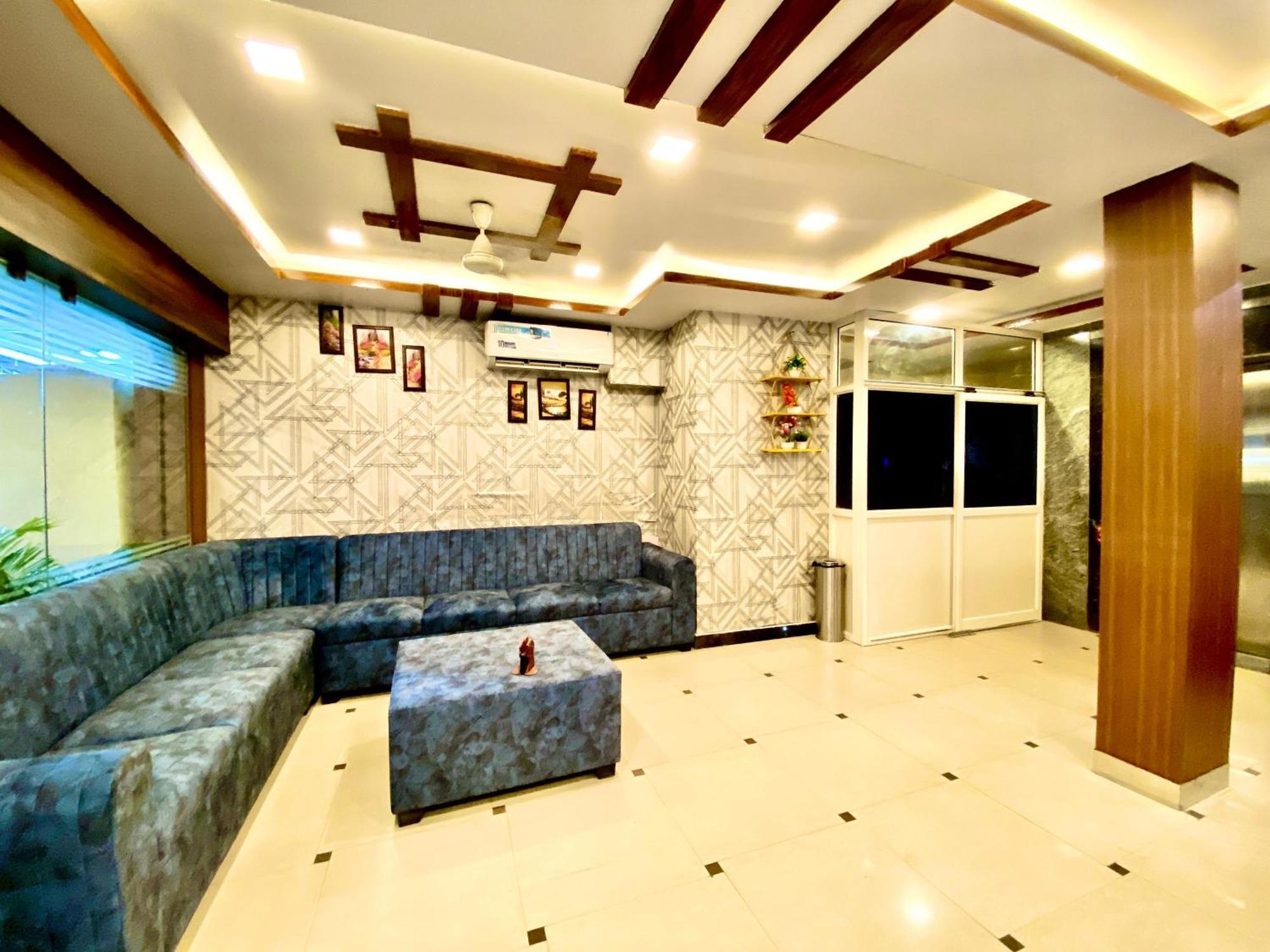 Hotel Sky Park Shamshabad Εξωτερικό φωτογραφία
