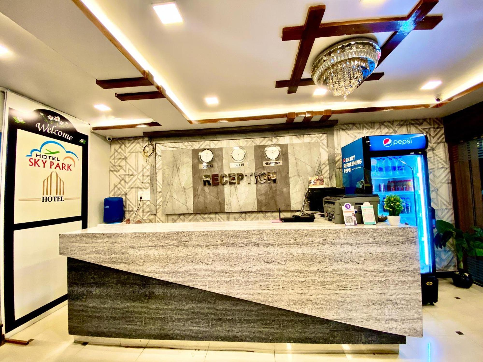 Hotel Sky Park Shamshabad Εξωτερικό φωτογραφία