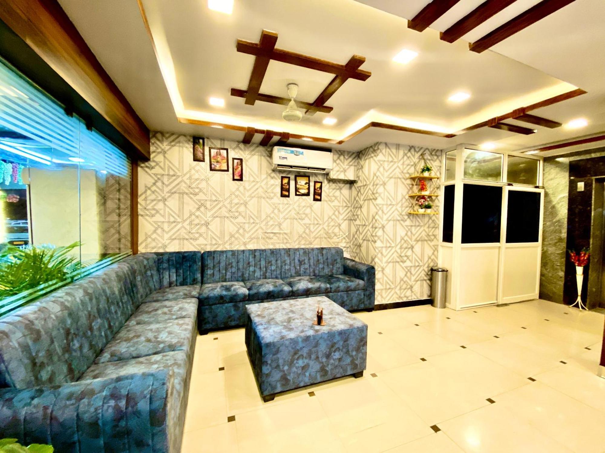 Hotel Sky Park Shamshabad Εξωτερικό φωτογραφία