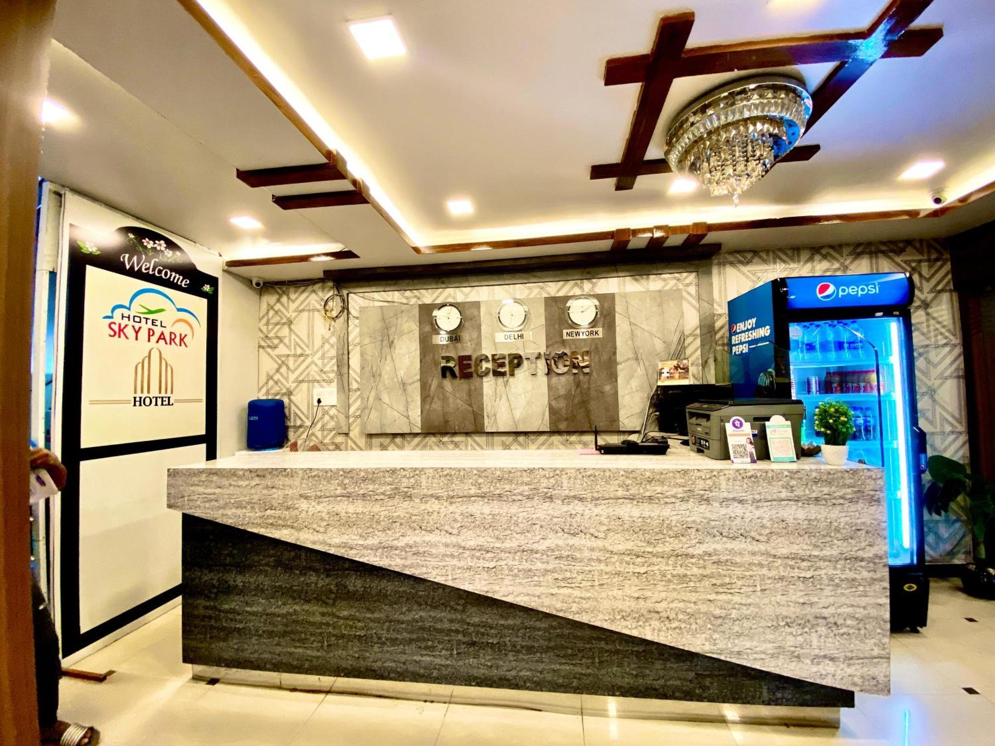 Hotel Sky Park Shamshabad Εξωτερικό φωτογραφία