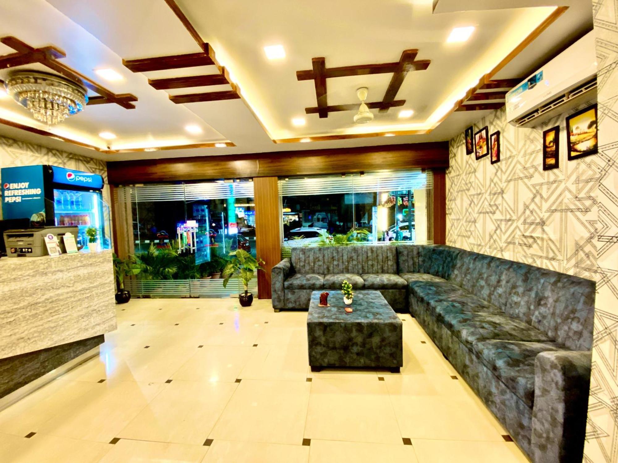 Hotel Sky Park Shamshabad Εξωτερικό φωτογραφία