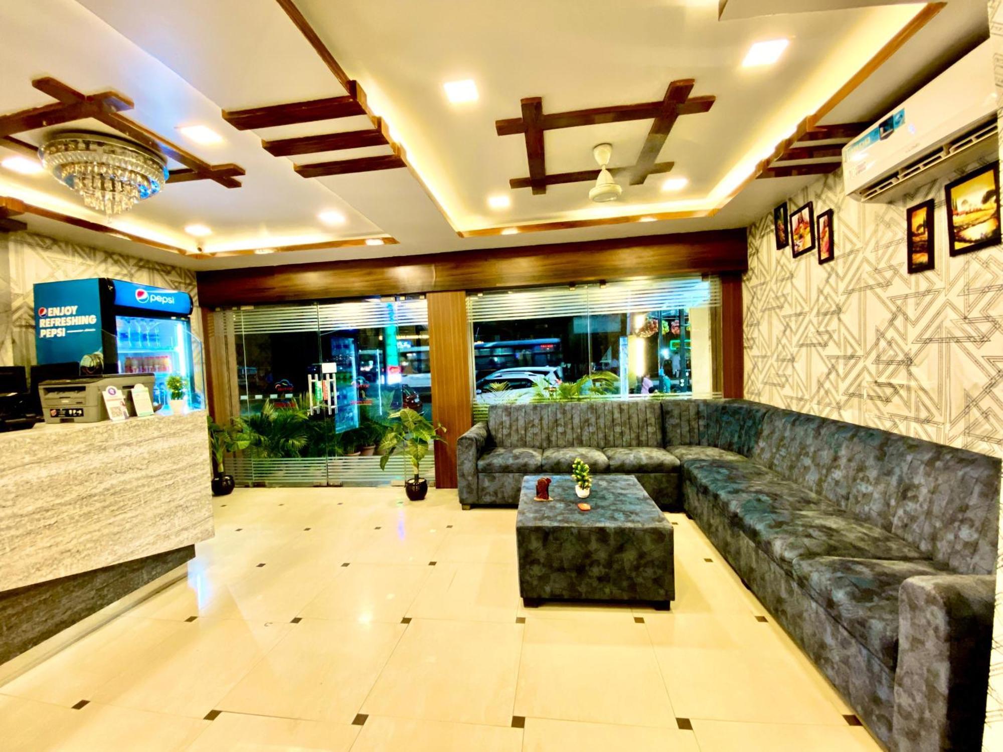 Hotel Sky Park Shamshabad Εξωτερικό φωτογραφία